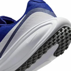 Nike · REVOLUTION 8