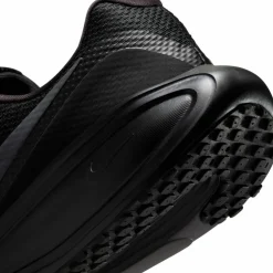 Nike · REVOLUTION 8