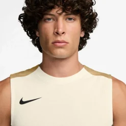 Nike · Strike-