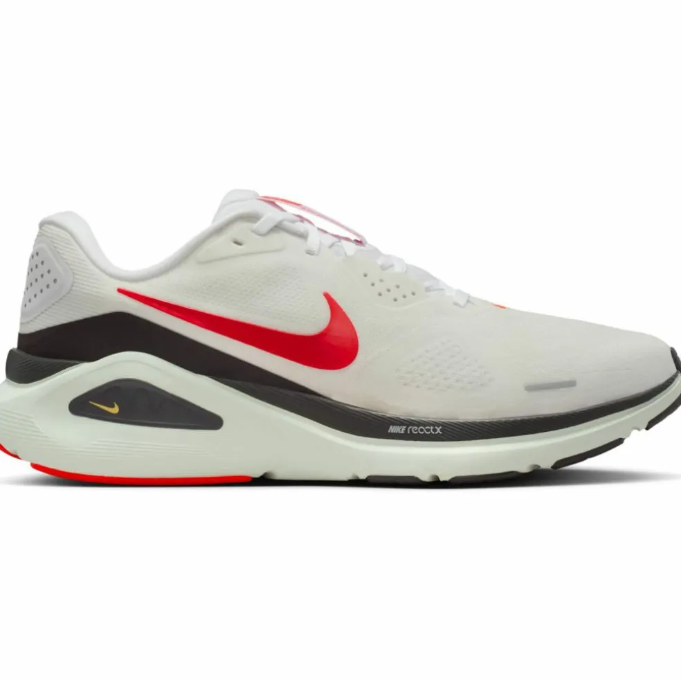 Nike · STRUCTURE 26