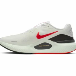 Nike · STRUCTURE 26