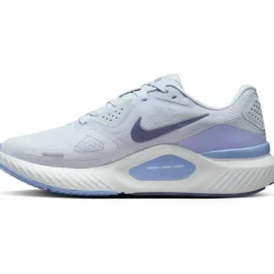 Nike · STRUCTURE 26