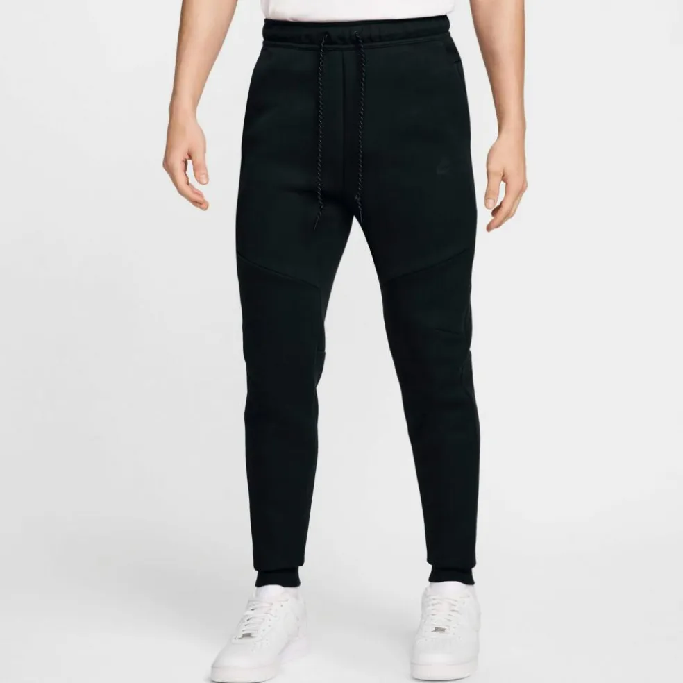 Nike · Tech Fleece
