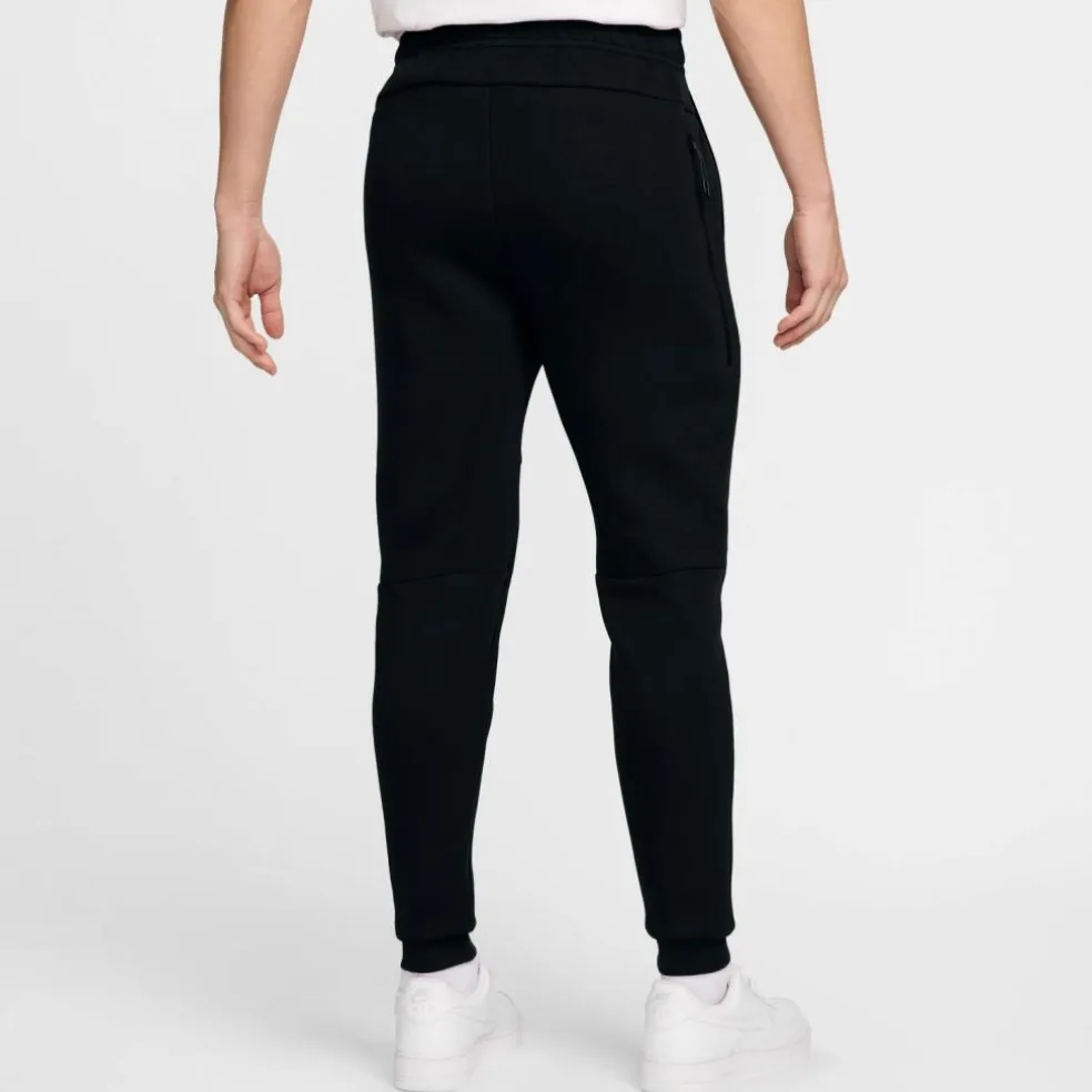 Nike · Tech Fleece
