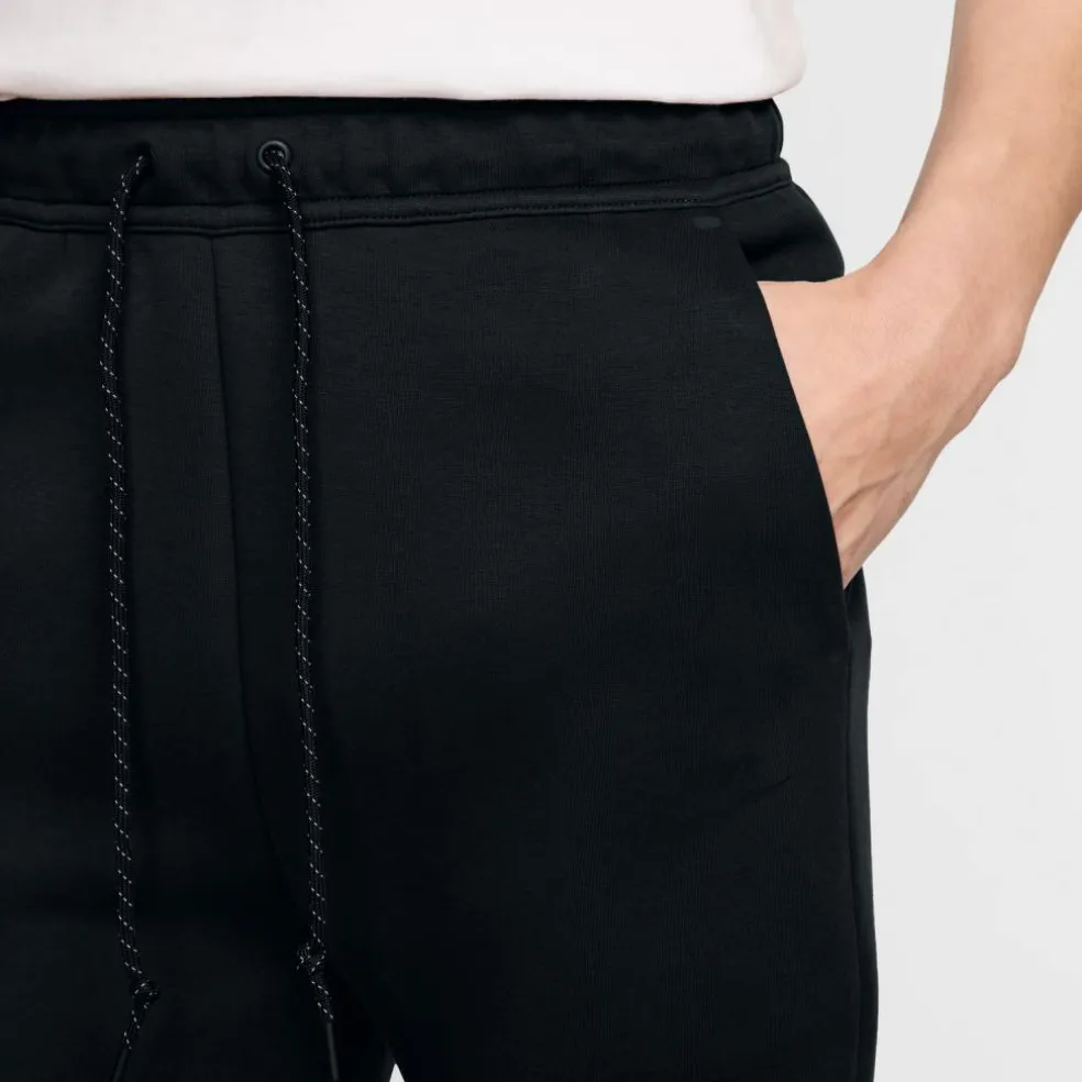 Nike · Tech Fleece