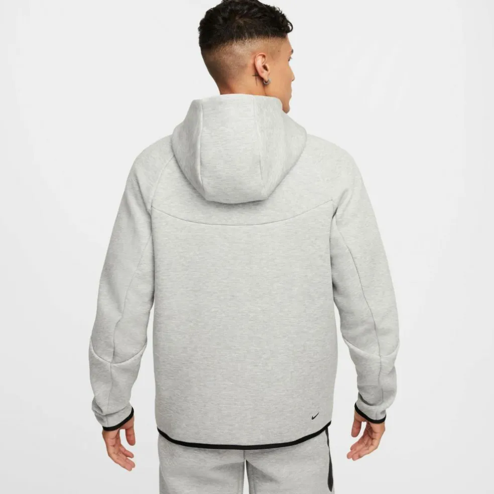 Nike · Tech Fleece