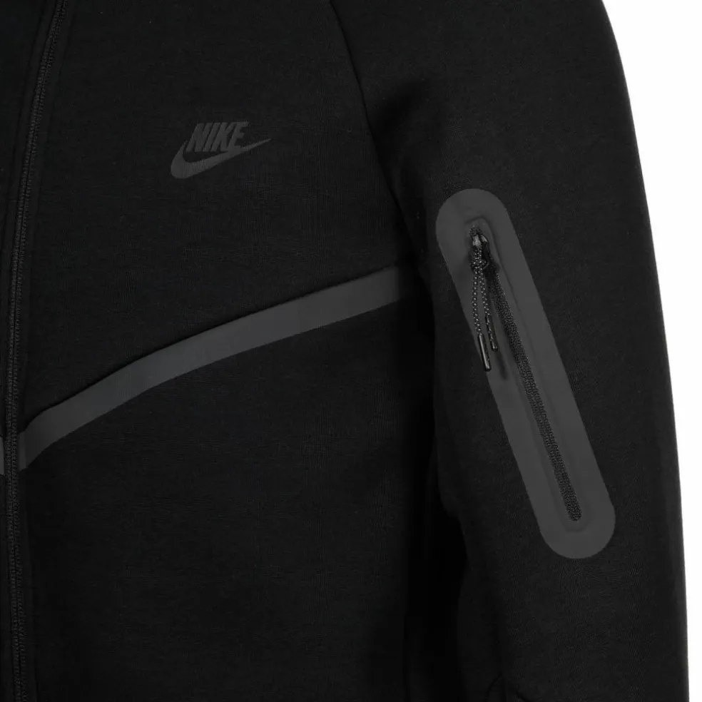 Nike · Tech Fleece