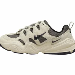 Nike · Tech Hera