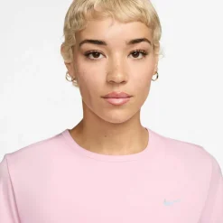 Nike · Tempo