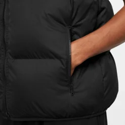 Nike · Therma Fit Club