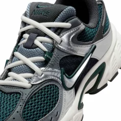Nike · V5 RNR