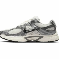 Nike · V5 RNR