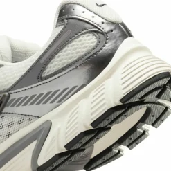Nike · V5 RNR