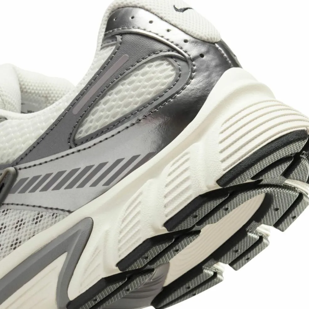Nike · V5 RNR