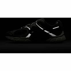 Nike · V5 RNR