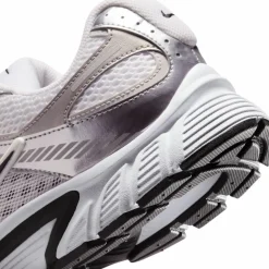 Nike · V5 RNR