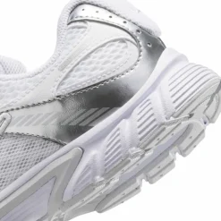 Nike · V5 RNR GS