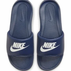 Nike · Victori One