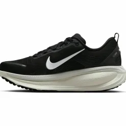 Nike · Vomero 18
