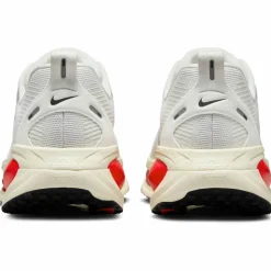 Nike · VOMERO 18