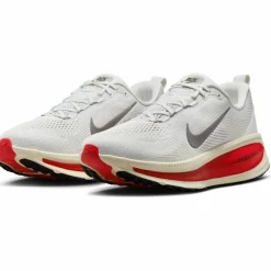 Nike · VOMERO 18