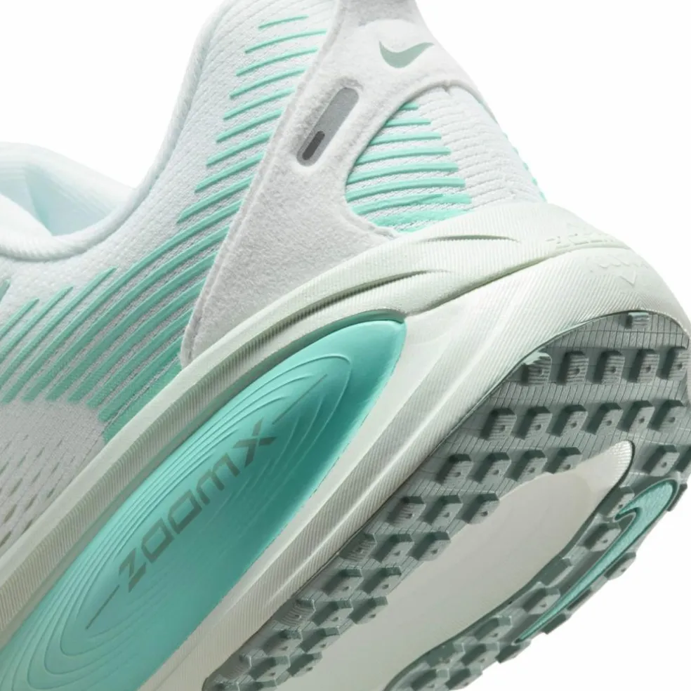 Nike · VOMERO 18