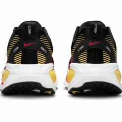 Nike · Vomero 18
