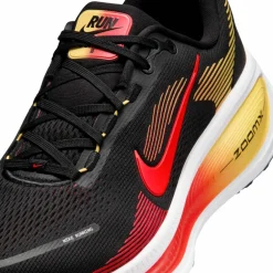 Nike · Vomero 18