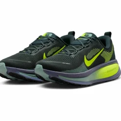 Nike · Vomero 18