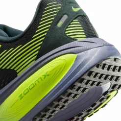 Nike · Vomero 18