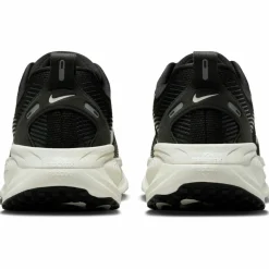 Nike · VOMERO 18
