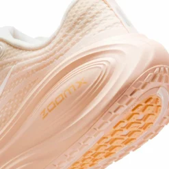 Nike · VOMERO PLUS