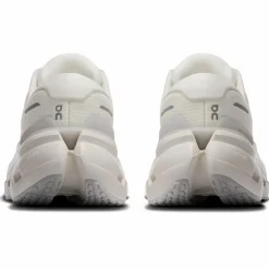On · Cloudrunner 3