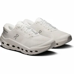 On · Cloudrunner 3 Wide