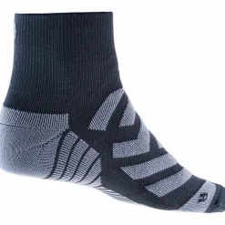 On · PERFORMANCE MID SOCK W