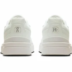 On · THE ROGER Advantage