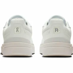 On · THE ROGER Advantage