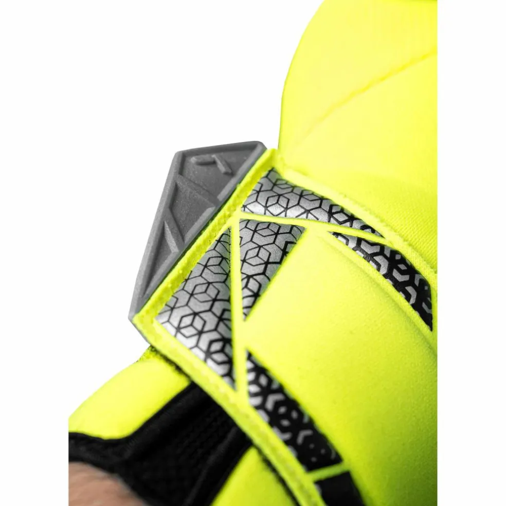 Reusch · Attrakt Fusion Guardian