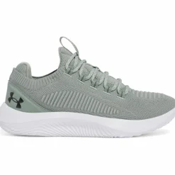 Under Armour · Dynamic 2