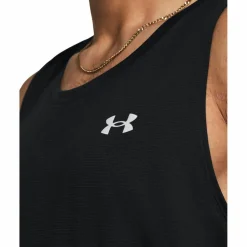 Under Armour · Streaker