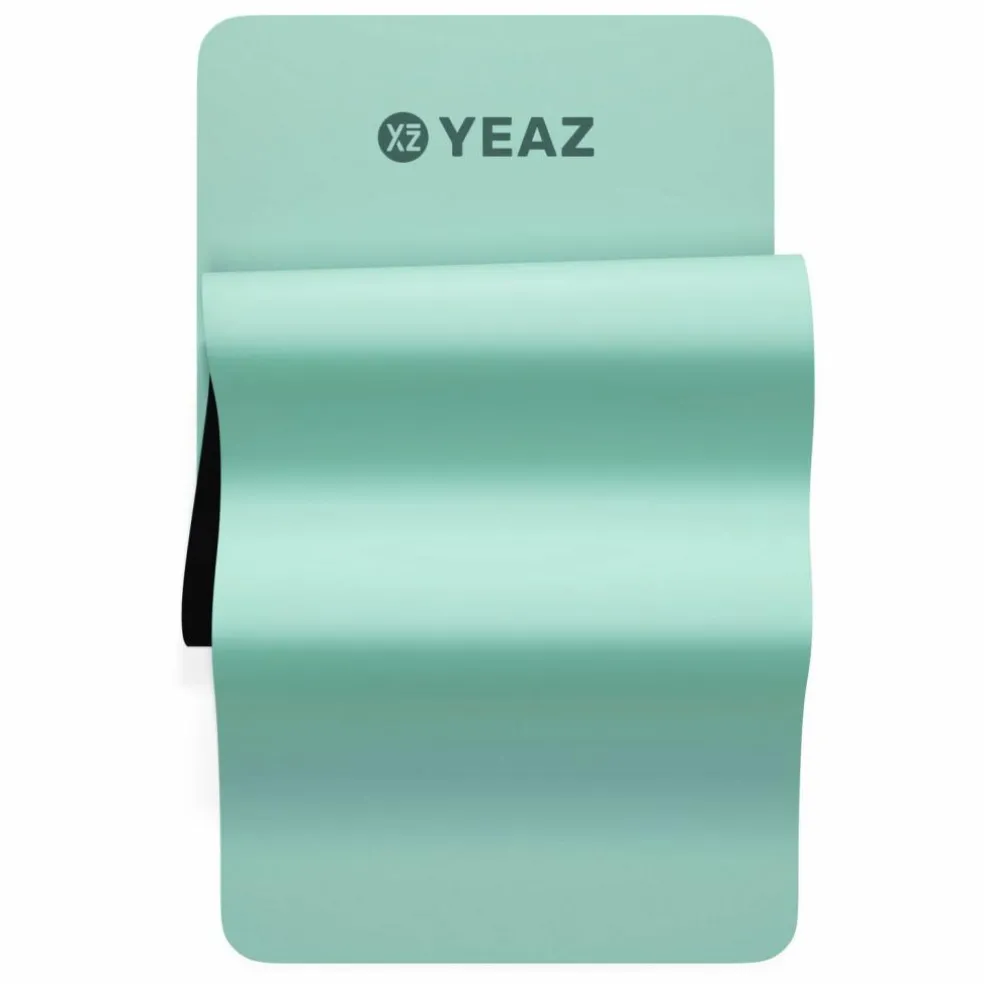 YEAZ · AURA