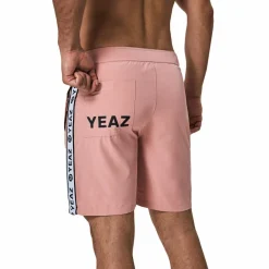 YEAZ · DAVEY