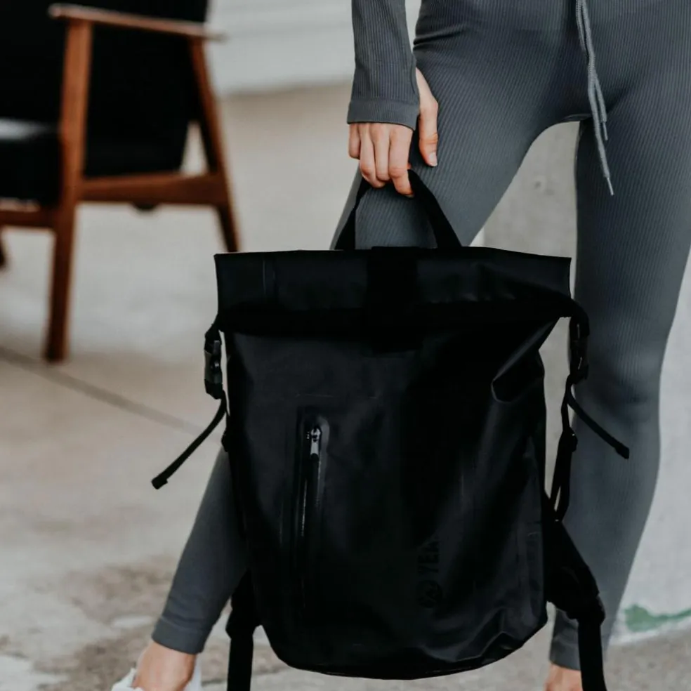 YEAZ · Wasserfester Rucksack schwarzes Logo